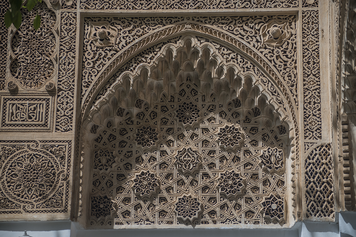 Intricate carvings in the couryard of the Bahia Palace