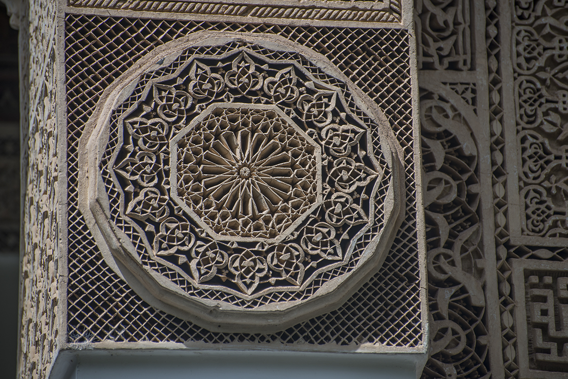 Intricate carvings in the couryard of the Bahia Palace