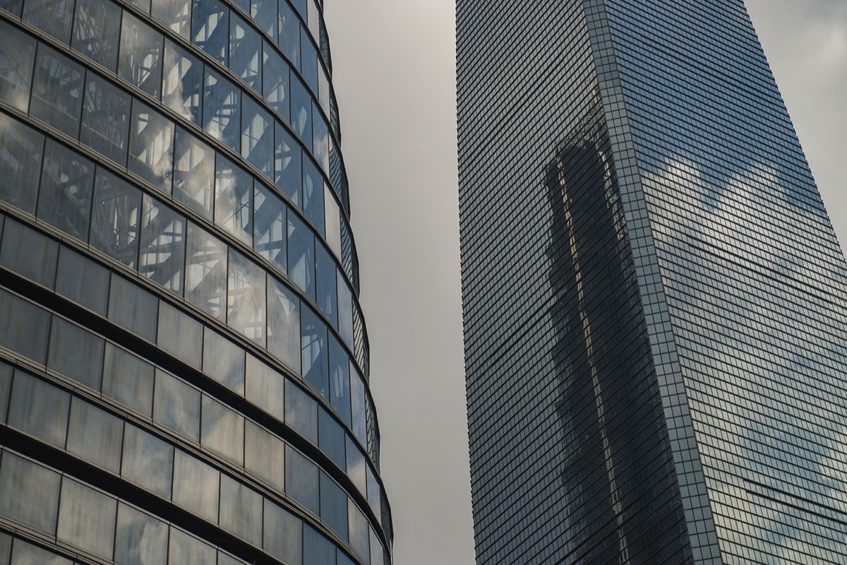 Shanghai Tower (left), World Financial Center (right) and Jinmao Tower (reflection)