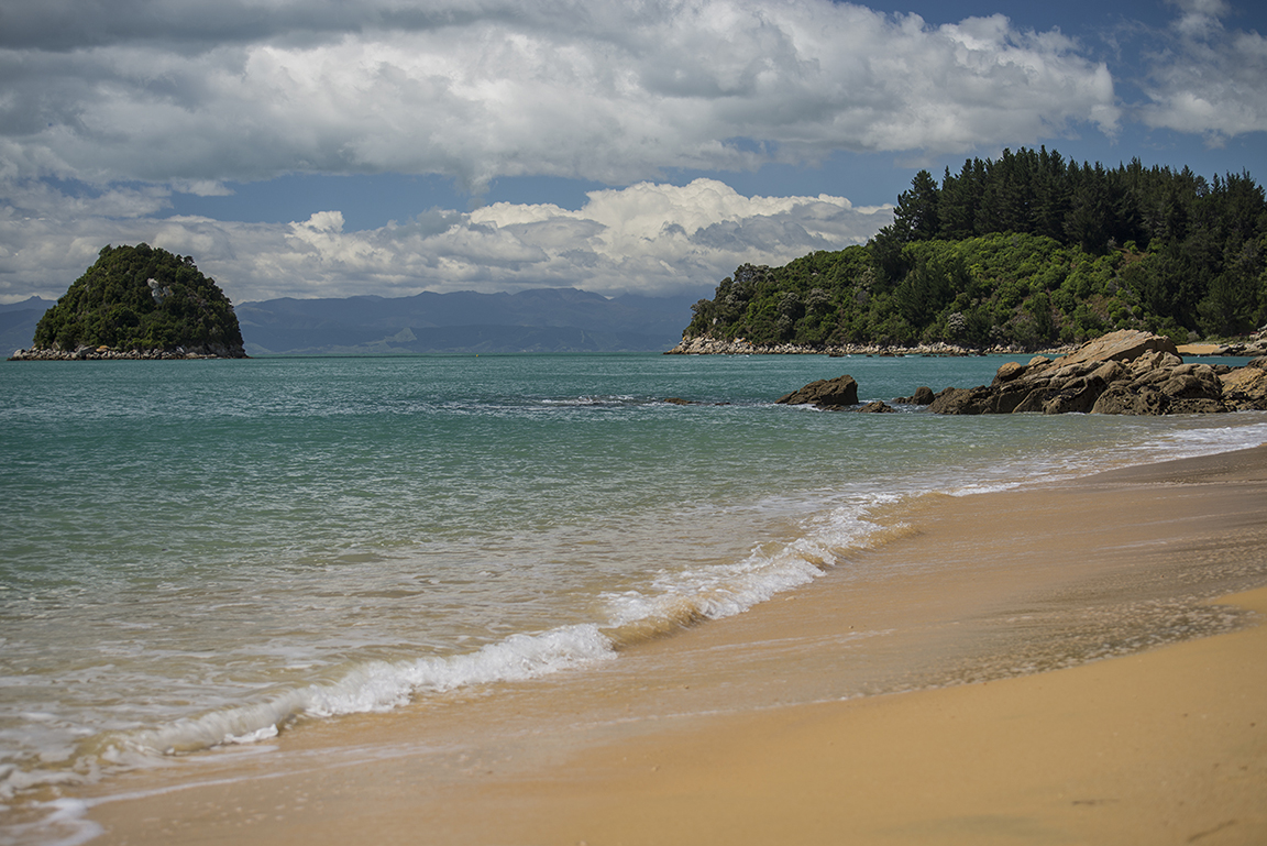 Split Apple Beach near Kaiteriteri