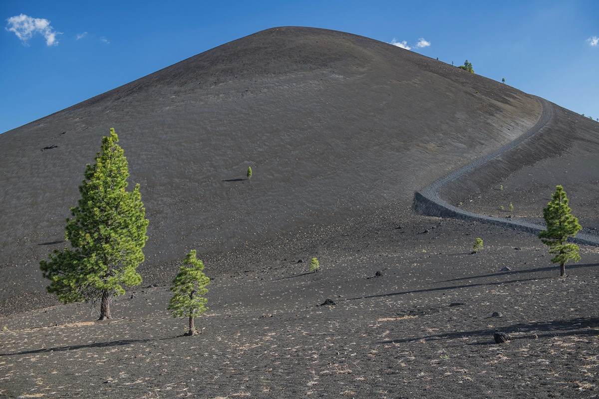 Trail leading to Cinder Cone summit