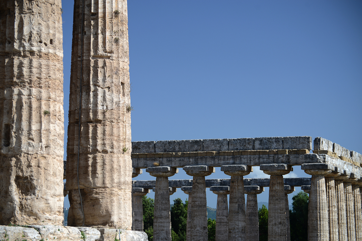 Tempio di Nettuno (and Tempio di Hera (right))